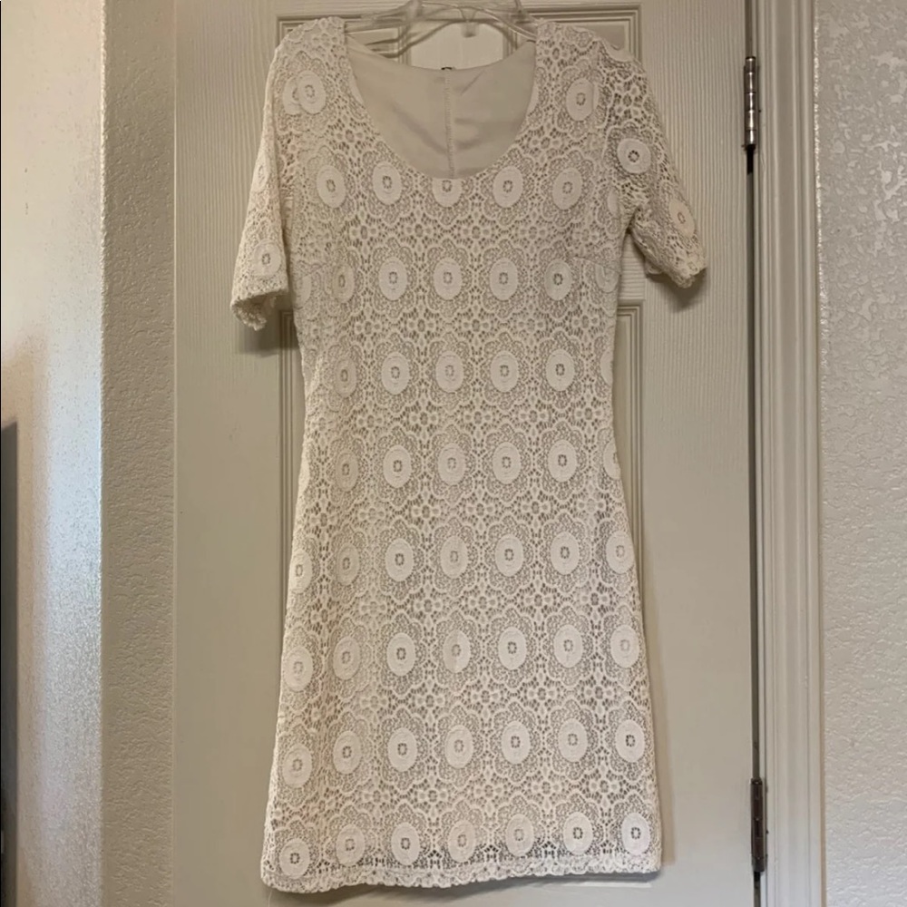 Cream colored Lace Dress 🖤